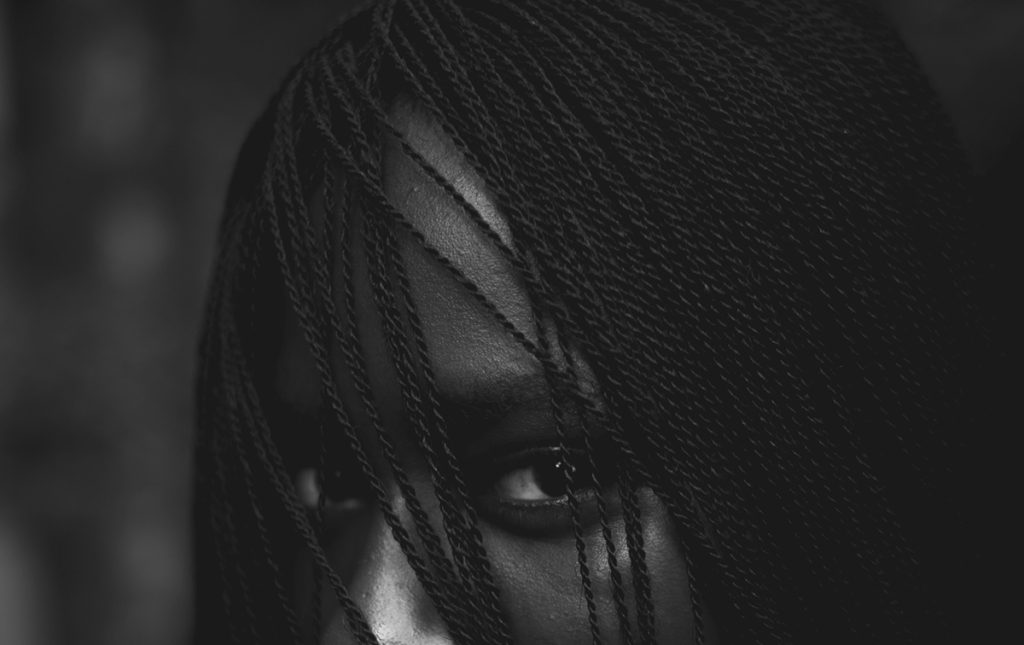 Comment bien démêler ses cheveux sans les abîmer ?
